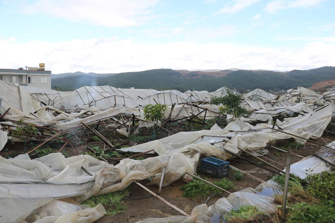 Seralar hayalet gibi uçtu! Pencereden bakan Antalyalılar gözlerine inanamadı - Resim: 38